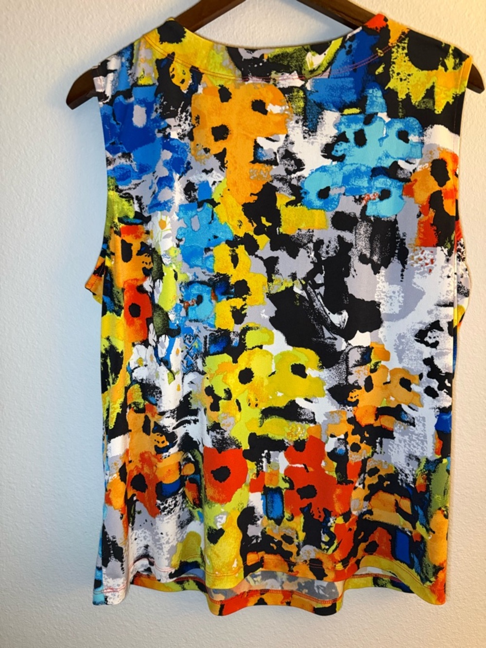 Vibrant Multicolor Abstract Print Sleeveless Top - - Picture 4 of 7